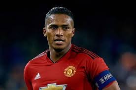 صلاح لاعب نادي ليفربول الانجليزي واللاعب رياضي محرز الجزائري لاعب نادي مانشستر سيتي الانجليزي والنيني المصري لاعب الأرسنال وكذالك ننقل جميع مباريات. Ø§Ù„ÙŠÙ…Ù† Ø§Ù„Ø¹Ø±Ø¨ÙŠ Ù„Ø§Ø¹Ø¨ Ø§Ù„ÙŠÙˆÙ†Ø§ÙŠØªØ¯ ÙŠÙ†ØªÙ‚Ù„ Ù„Ù„Ø¯ÙˆØ±ÙŠ Ø§Ù„Ø¥ÙƒÙˆØ§Ø¯ÙˆØ±ÙŠ