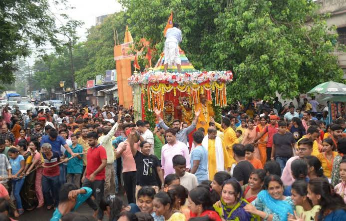 Jagannath Rath Yatra: धनबाद में 6 जगह नगर भम्रण को निकले प्रभु, गूंजे जय  जगन्नाथ के जयकारे