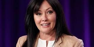 Stars Pay Tribute to Matthew Perry