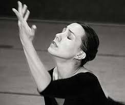 Edinburgh Fringe: dance is classical, jazzy, sometimes almost like  sculpture : The Komisar Scoop