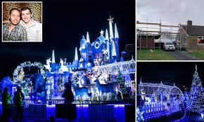 Sur.ly for joomla sur.ly plugin for joomla 2.5/3.0 is free of charge. Couple Transform Home Into A Winter Wonderland Christmas Castle Daily Mail Online