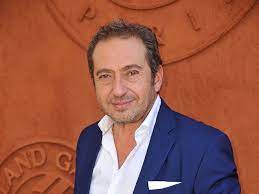 Gabrielle (2005) by michel sardou, patrick fiori, pierre palmade and patrick timsit. Patrick Timsit Beaucoup De Gens Ne Comprennent Pas L Homose Tele Star