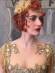 In 2001 startte green haar professionele acteercarrière door in diverse franse toneelstukken te spelen. Colette Dumbo Colleen Atwood Vintage Circus Costume Eva Green