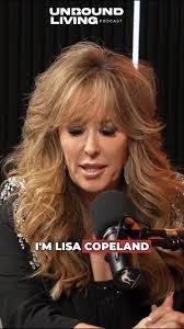 Elisha Cobb's Instagram, Twitter & Facebook