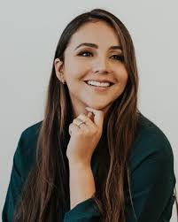 Sarah Escalante's Instagram, Twitter & Facebook