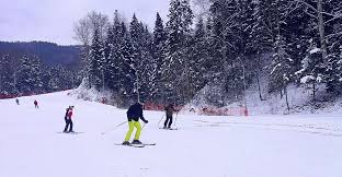Care sunt tarifele impuse de consiliul judeţean bacău la pârtia de schi de la slănic moldova. Cum Se SchiazÄƒ Pe Partia Nemira Din SlÄƒnic Moldova Galerie Foto Video Jurnaldebacau Ro
