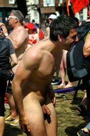 Naked Guy in Public - 47 photos