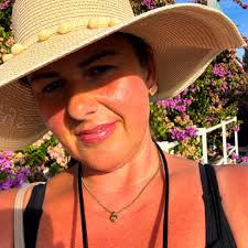 Who does facial treatments or head massages ?