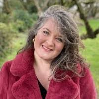 Cate Mckay's Instagram, Twitter & Facebook