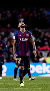 Allen, savaş sırası ve öncesi dönemden tutup çıkarıyor filmini; Arturo Vidal Wallpaper Barcelona Wallpaper Barcelona