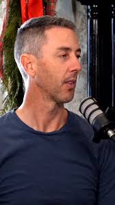 📲John Jonas, founder of @onlinejobs.ph, learned first hand the value of  hiring someone in the Philippines. He then built the job board of his  dreams to connect entrepreneurs to online specialists., ...