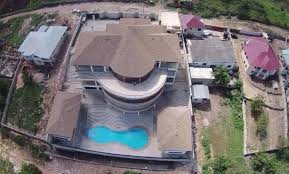 Two years ago, black stars skipper asamoah gyan reportedly splurged $3 million on a luxury mansion he christened la basilica de baby jet. Asamoah Gyan New House In Accra Yen Com Gh