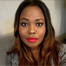 My girl Si Ham is out in these Marrakesh streets killing the game in a T.  Barnes Luxe Kimono! Please add @sovereignmarrakesh to keep up with the  launch of the online boutique!