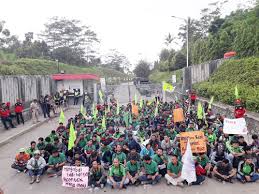 / lowongan kerja dengan gaji rp.pt digital informatika sukabumi bergerak di bidang jasa, dan saat ini membutuhkan teman2 di sekitar kota sukabumi yang dapat bergabung deskripsi pekerjaan desk. Dua Tka Dinilai Rugikan Buruh Radarsukabumi Com