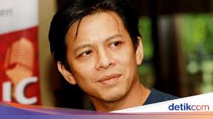 Belajar kunci gitar untuk pemula, kunci gitar lagu/chord langsung tanpa vokal. Chord Gitar Separuh Aku Oleh Noah