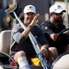 Alex smith leg injury aftermath seen on espn … 28.04.2020 · new alex smith doc includes horrifying photo of injured leg days after surgery in tuesday's hot clicks: Alex Smith Leg Injury Aftermath Seen On Espn E 60 Photo Sports Illustrated