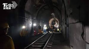 At the time of the accident, the train was carrying 488 passengers. Vjzhov3thujqam