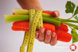 Ramai yang beranggapan bahawa diet adalah perbuatan meminimumkan makan dan minum sampai sanggup tahan jika anda tahu cara diet yang betul, rasanya tiada masalah yang akan terjadi. Cara Beralih Ke Diet Yang Betul Untuk Menurunkan Berat Badan