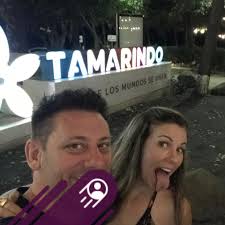 What are the best surfing lessons in Tamarindo for 7 people?