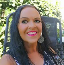 Vor 20 Jahren eröffnete das Tropical Islands. Die Idee, die riesige  ehemalige Zeppelinwerft in eine tropische Erlebniswelt zu entwickeln, kam  2003 vom malaysischen Unternehmer Colin Au. "Viele hielten das Vorhaben für  absurd,