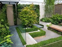 Konsep vertikal garden bisa jadi cara untuk membuat taman di lahan sempit. Cara Membuat Taman Minimalis Di Lahan Sempit