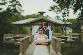 A very romantic wedding photography idea, especially if your wedding ceremony is close to the beautiful landscape or ocean. Giving Back Our Way 2016 Free Wedding Photography Contest Concept A Photography