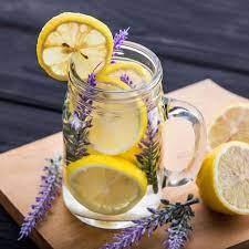 Dianjurkan minum air jeruk pada sebelum tidur lemon dan air adalah favorit klasik di kalangan penggiat pengobatan alami. Cara Membuat Air Lemon Untuk Diet Mudah Dan Bisa Detoks Tubuh Health Liputan6 Com