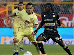 Он играет на позиции правый вингер. Futuro De Yimmi Chara Esta Ente Atletico Nacional E Independiente Santa Fe Goal Com