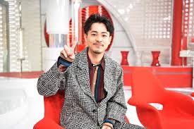公式 おしゃれイズムはinstagramを利用しています 今週のおしゃれイズムは 成田凌さん ヘアスタイルへの 並々ならぬこだわりに驚愕 ヘアカットに密着しました さらにご自宅のこだわりの品も スタジオで紹介してくれてます 日曜日よる10時です おしゃ