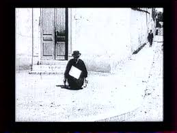 He lost both his legs in an accident. Alain Bergala Le Faux Cul De Jatte Ein Lumiere Film F 1896
