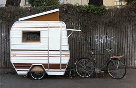 Epingle Par Isabelle Sur Vintage Caravan Inspiration Caravane Voyage A Velo Remorque Velo