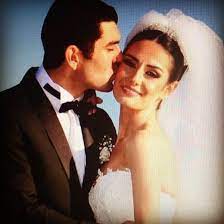 Yakın zaman da ilişkileri başlamıştır. Ozlem Yilmaz In En Mutlu Gunu Galeri Magazin