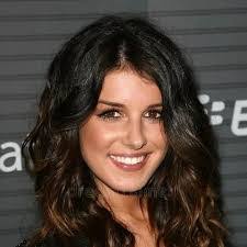 Phoebe Abrams's Instagram, Twitter & Facebook