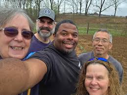 The husband took them to the room and helped organize. Susan arrived to  help. Then Gail arrived after we were done and straightened a few things  up. So many varieties ! veggies,