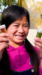 Jannie & Alex Build A Block Tower By Working Together!