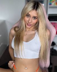 i wish i was on my knees looking into your eyes 😜💦 - - - bend flexible  sexy sexymemes girls girl bikini bikinis bikinigirl bikinilife  micro microbikini peach follow followｍe like sfs 