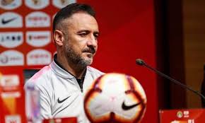 Hoje, o professor estará no '4 em campo'. Vitor Pereira Quero Sentir Borboletas E A Chama De Treinar Maisfutebol
