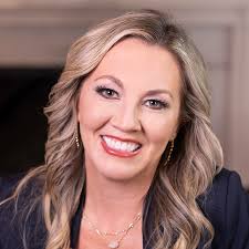 Renee Peden's Instagram, Twitter & Facebook