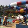 Berwisata ke sini relatif terjangkau, tiket masuk rp2.000; 1
