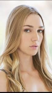 Kendra Medley's Instagram, Twitter & Facebook