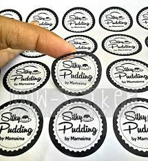 Stiker chromo adalah sticker yang berbahan kertas, bagian depan putih dan bagian penutup lemnya kuning. 9 Ide Label Makanan Label Makanan Makanan Stiker