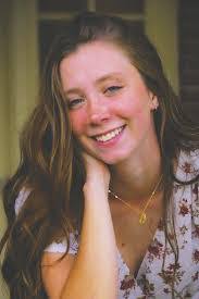 Kerry Ogden's Instagram, Twitter & Facebook