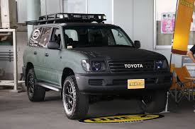 ランクル100丸目 リフトアップ line x全塗装カスタム 埼玉自動車大学校オートジャンボリー出展 toyota landcruiser100 line x cusotm and round headlight トヨタ ランドクルーザー ランドクルーザー プラド