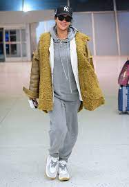 There's never a dull moment when it comes to rihanna's style. Rihanna Gives Weekend Travel Style A High Fashion Upgrade Vogue