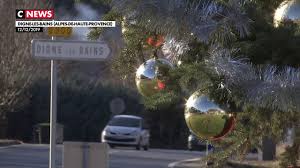 Ainsi, vous pouvez utiliser gratuitement toutes les cartes premium sur notre site web, du 24 décembre au 2 janvier. Alpes De Haute Provence Digne Les Bains Victime De Vandalisme A L Approche De Noel Youtube