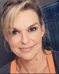 Melissa Cluff's Instagram, Twitter & Facebook