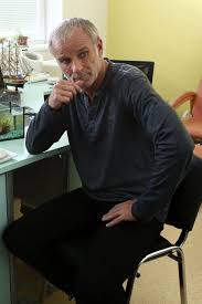 Už v roce 1988 vyšel asi jeho nejúspěšnější film, který natočil se svým parťákem sagvanem tofi, kamarád do deště. Krach Manzelstvi Lukas Vaculik Tajil Rozvod Tri Roky Blesk Cz