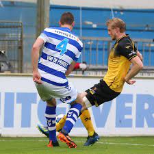 C'est sv roda jc qui recoit bv de graafschap (superboeren) pour ce match neerlandais du vendredi 15 janvier 2021 (resultat de championnat neerlandais). Bittere Pil Voor Fans Geen Volle Bak Bij Openingsduel De Graafschap Roda Jc De Graafschap Gelderlander Nl