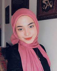 Remember That Life Is Full Of Ups And Downs Without The Downs The Ups Would Mean Nothing My Contact Lens F Girl Hijab Arab Girls Hijab Hijab Style Casual