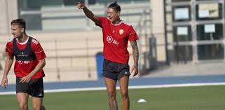 Jun 06, 2021 · portuguese outlet a bola seems to produce a daily update on the benfica midfielder's future. Foto Darwin Voltou A Almeria Para Fechar Com O Benfica Maisfutebol
